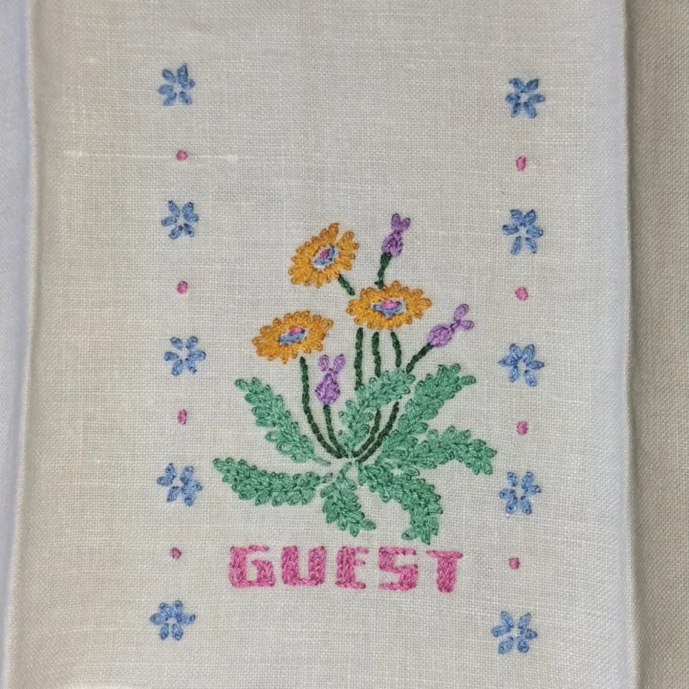 Vintage Linen Guest Towels